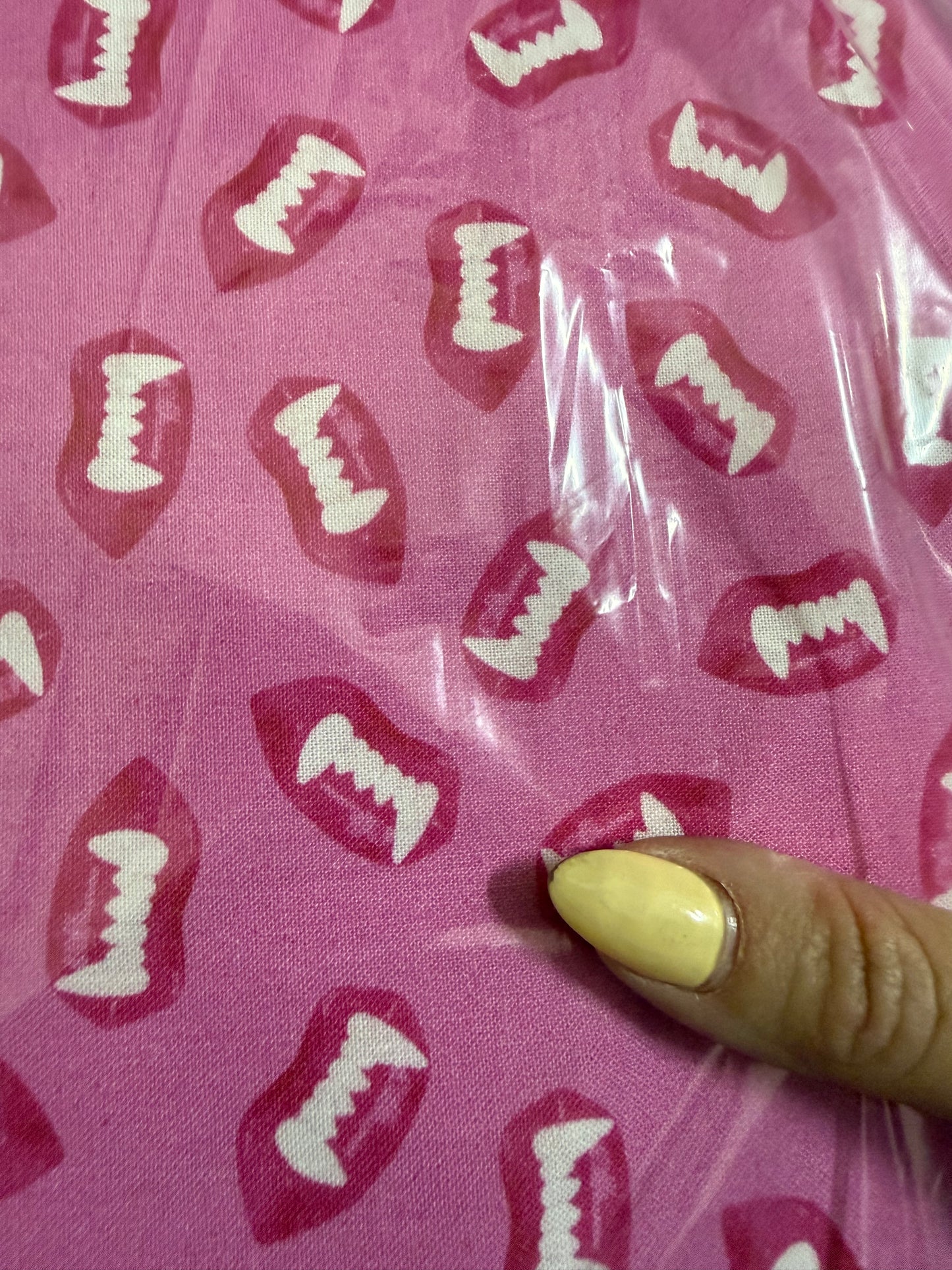 Pink Vampire Lip Print Quilt Cotton "Love Bite”