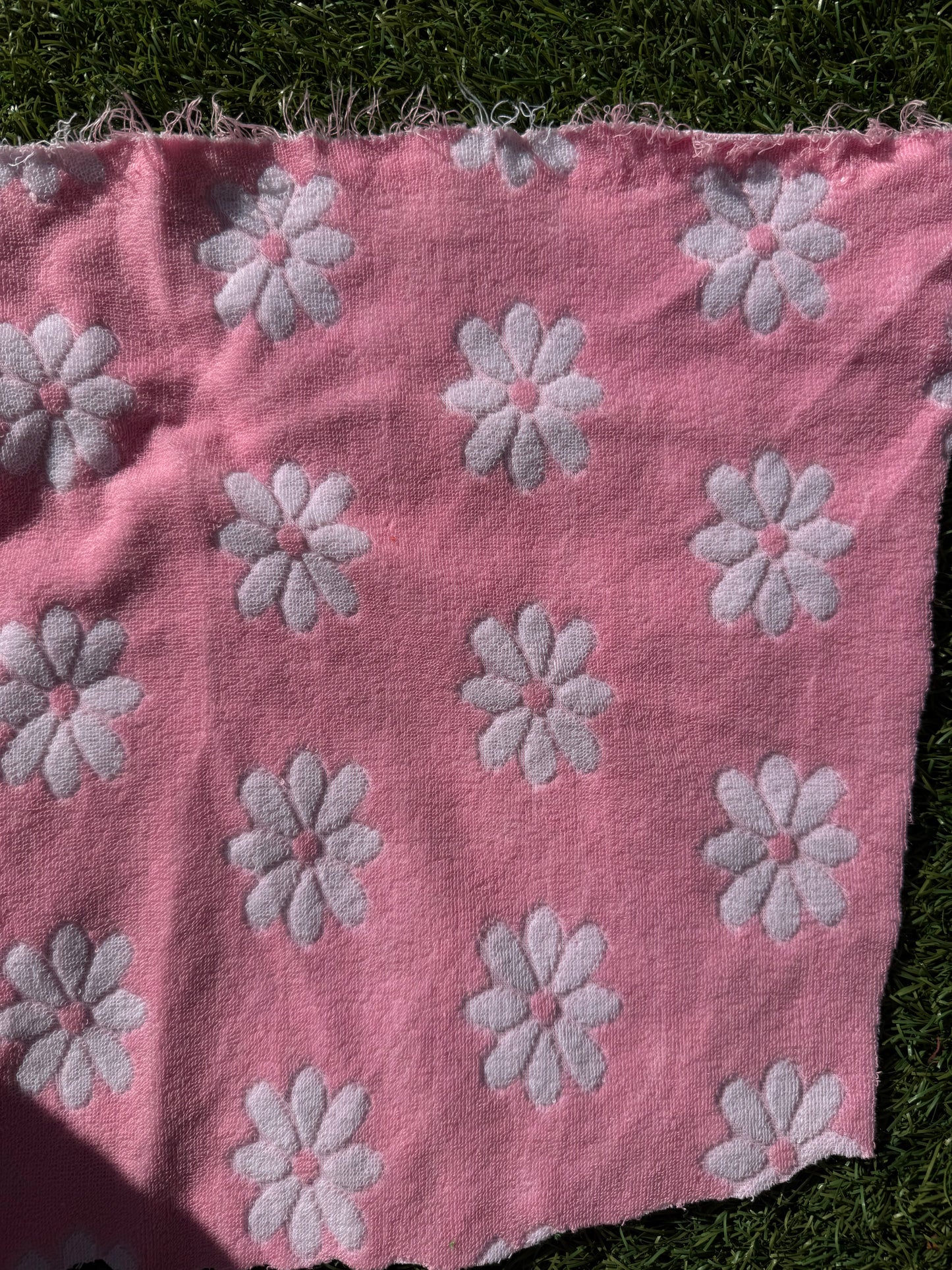 Pink White Floral Daisy Polyester Terry Cloth Knit "Sweetheart Dasiy"