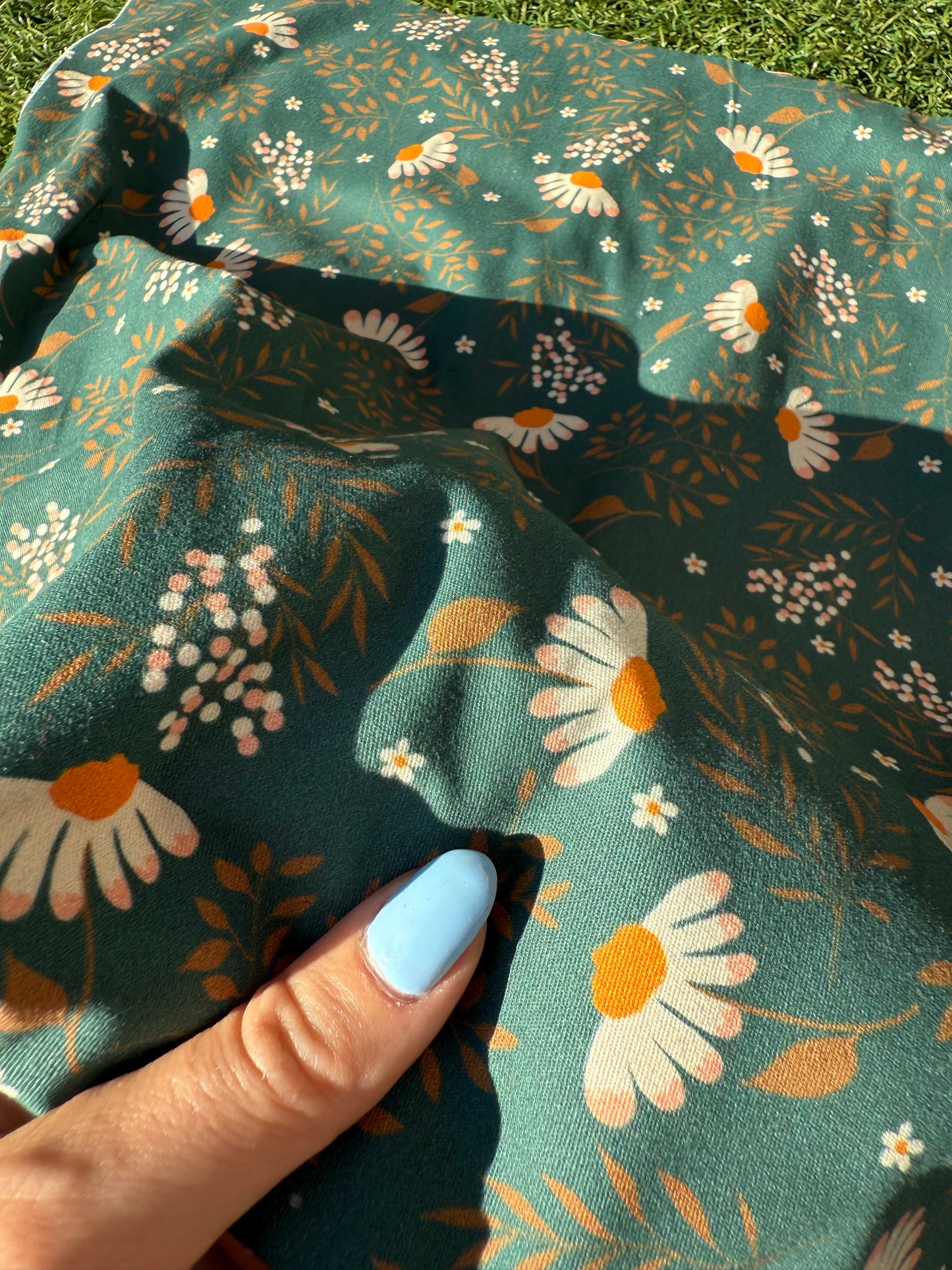 Green White Yellow Floral Daisy Print Lightweight Cotton Twill Woven "Folly Daisy"