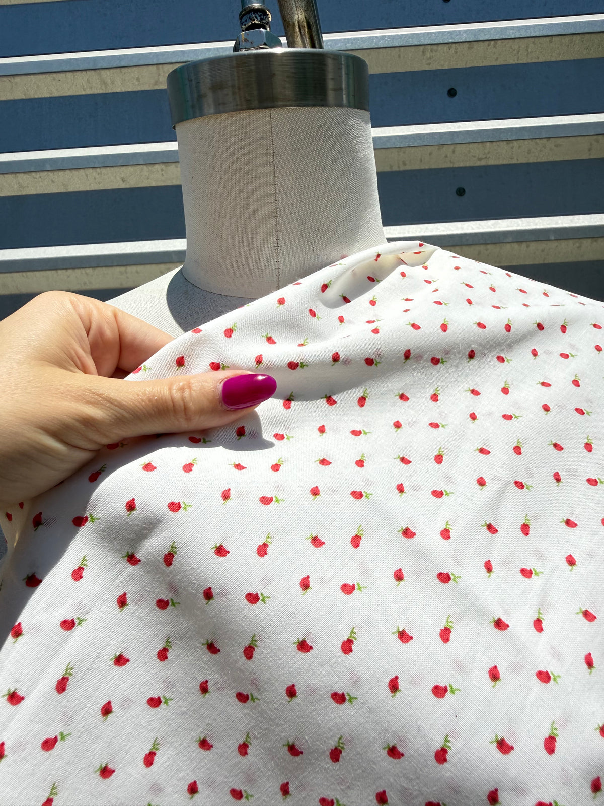 Red White Ditsy Rose Calico Floral Print Quilt Cotton "Rosie"
