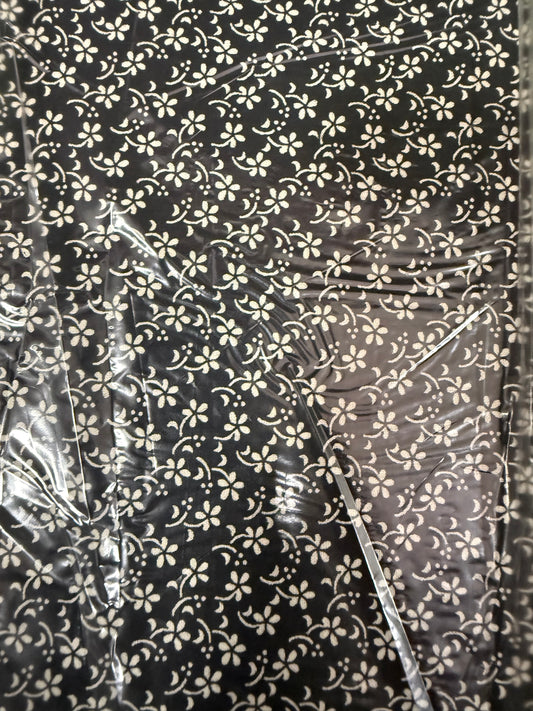 Black White Ditsy Daisy Calico Floral Print Quilt Cotton "Poetic Summer”