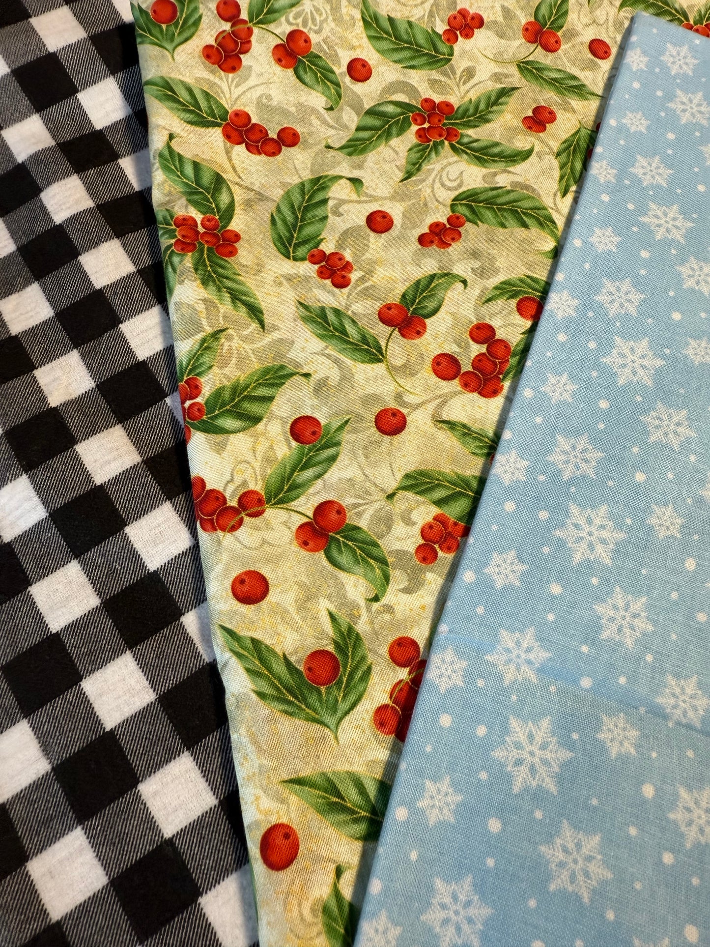 1 LB Holiday Quilt Cotton and Flannel Mystery Bundle