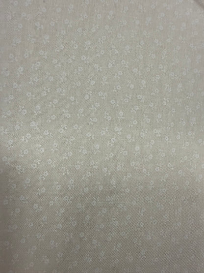White White Ditsy Calico Floral Print Quilt Cotton "Alma”