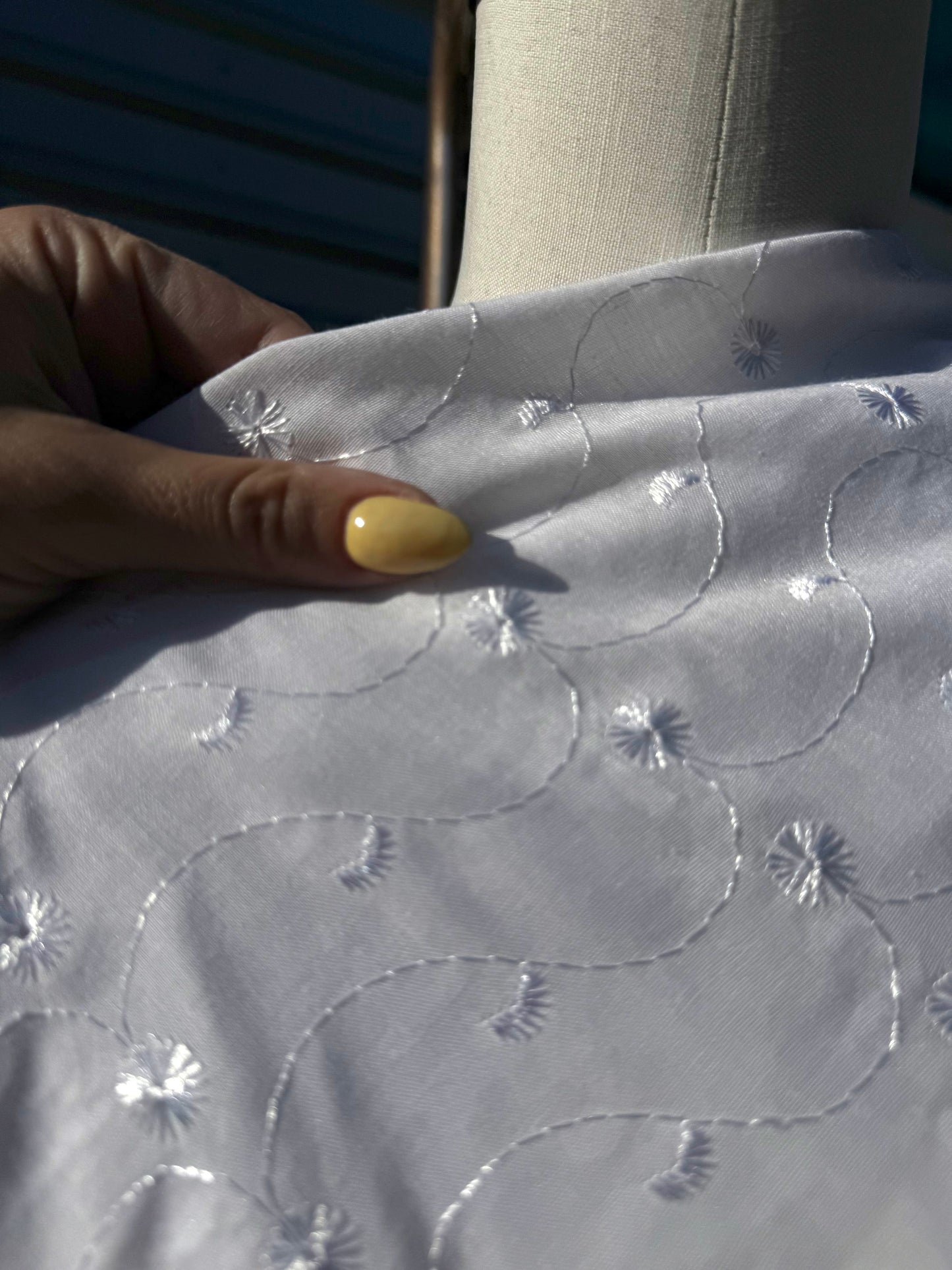 White Eyelet Cotton Voile Woven “Daisy Field”