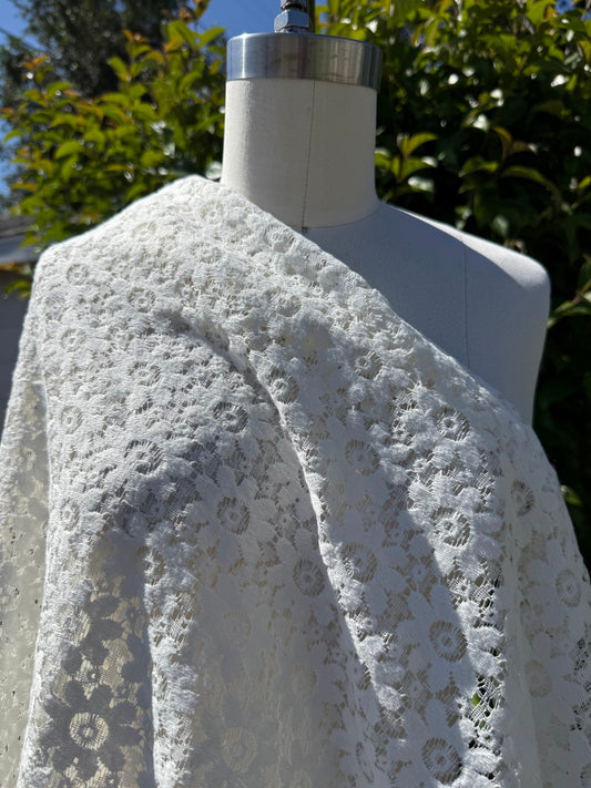 White Daisy Lace Cotton Polyester Non Stretch "Dandy Daises"