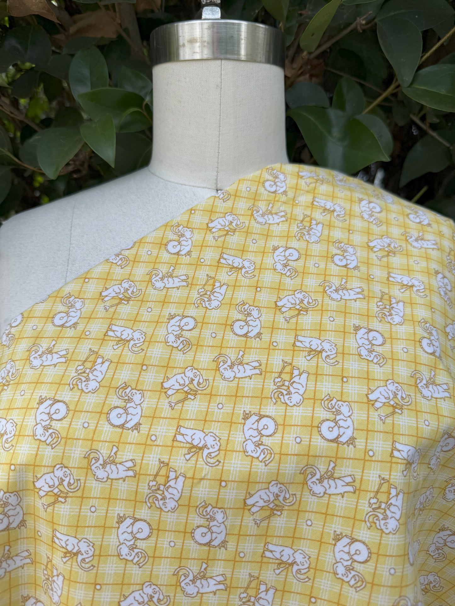 Yellow Elephant Band Print Quilt Cotton Poplin “Loud Trunks”