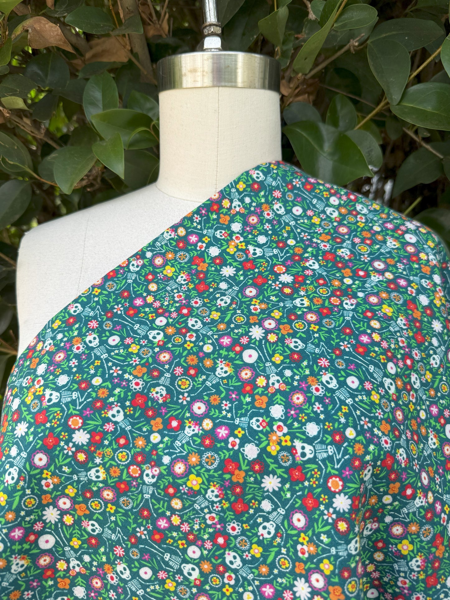 Blue Green Red Orange Yellow Purple Pink White Floral Cutesy Skeletons Cotton Woven "Bailando con Flores"